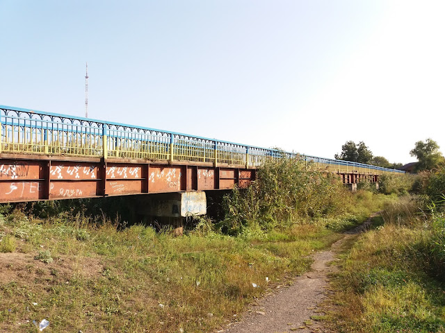 Пішохідний міст через Сухий Кагамлик на Петрівці (Кременчук)