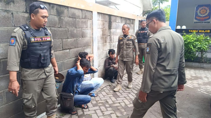 Satpol PP Gresik Tertibkan Anak Punk dan Pengamen