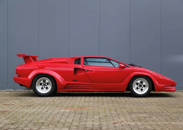 Lamborghini Countach 25th Anniversary / AutosMk