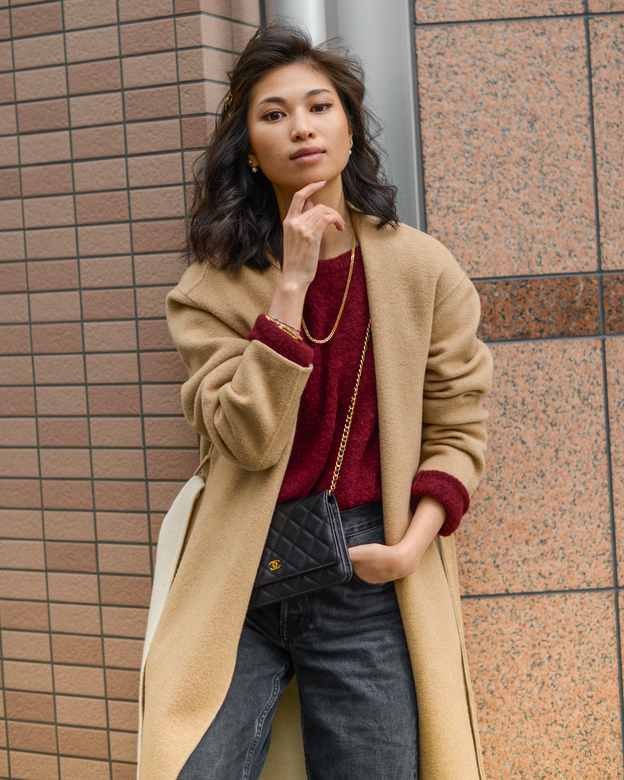 Camel and maroon outfit, Spring transitional outfit, hair pin trends, casual ways to wear hair barrettes, Tokyo based personal style blogger FOREVERVANNY