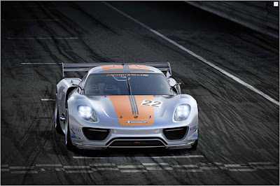 Porsche 918 RSR front view