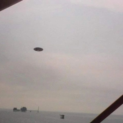 Flying saucer filmed in the gulf of Mexico on an oil rig in 2010.