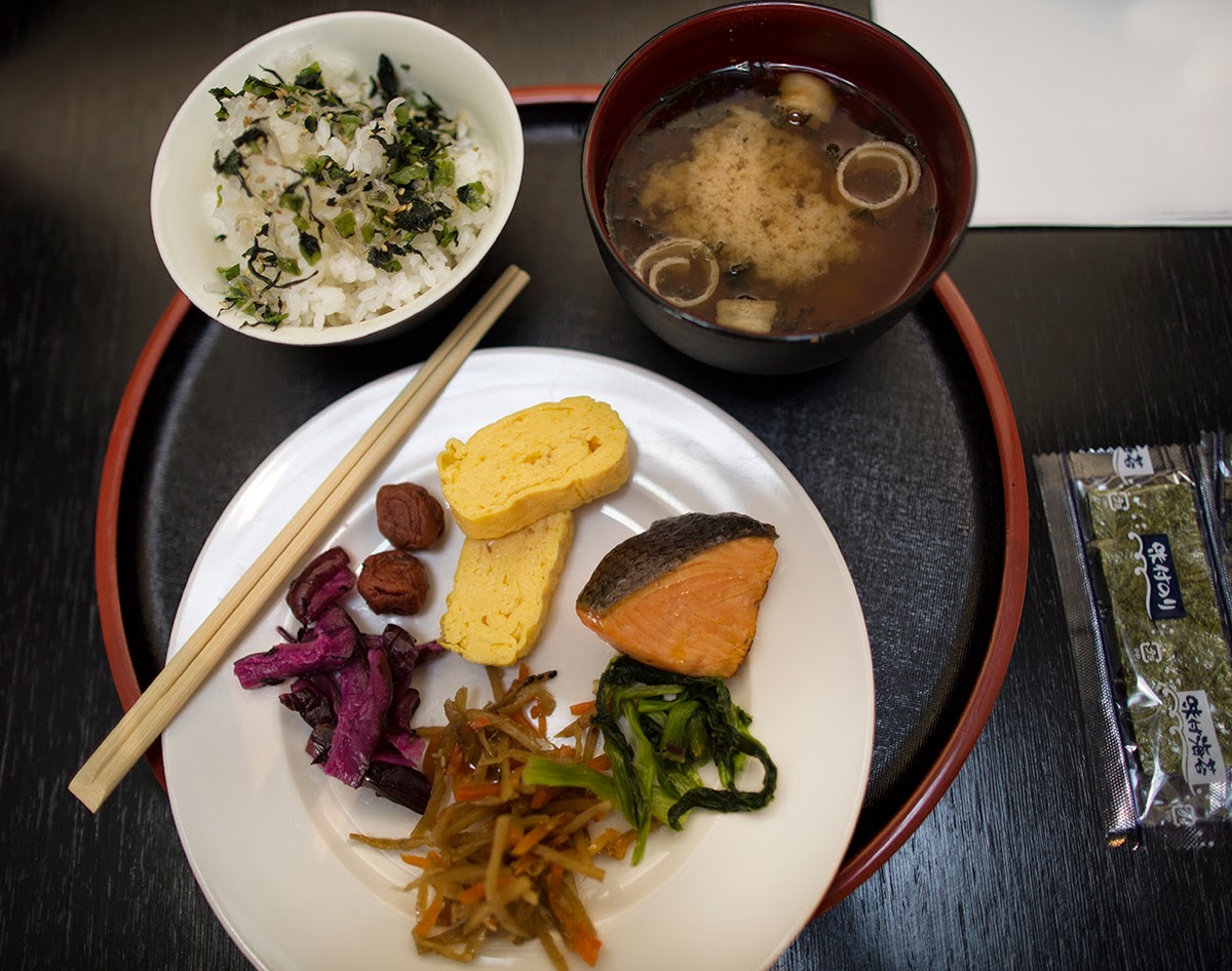 The f8 Group: Image Making and Occasional Commentary: Breakfast in Japan