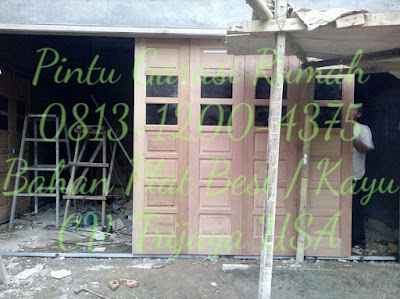 Pintu garasi rumah