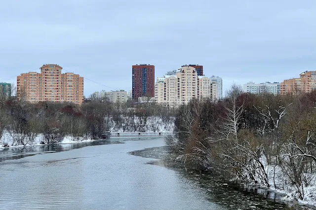 вид с Красноарочного моста, Мнёвниковская пойма, Москва-река, Хорошево, Филёвская пойма