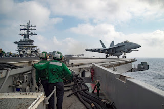 PRIMO RAID AEREO CONTRO L'ISIS DALLA USS EISENHOWER