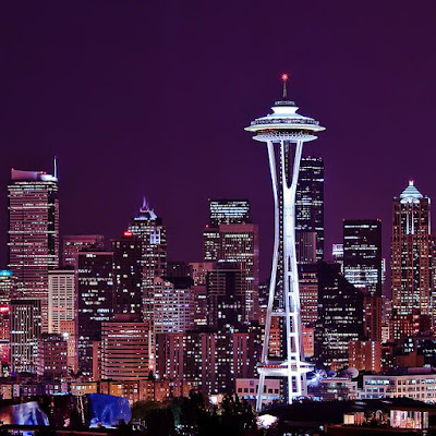 Toàn tháp Space Needle là biểu tượng của thành phố Seattle