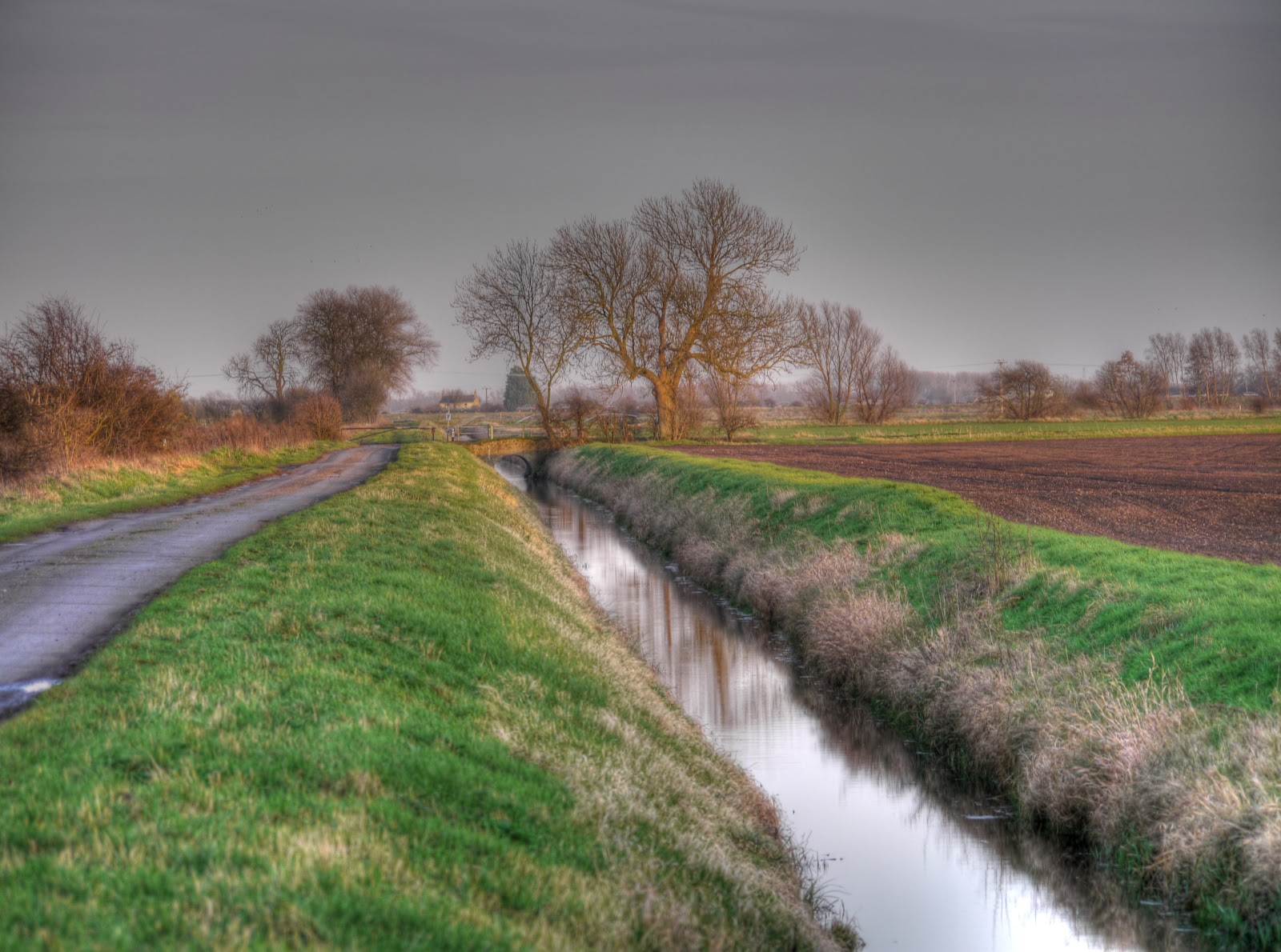 P1220763_4_5_tonemapped.JPG