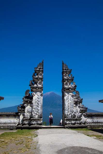 Porta del tempio Penataran Agung Lempuyang temple-Bali