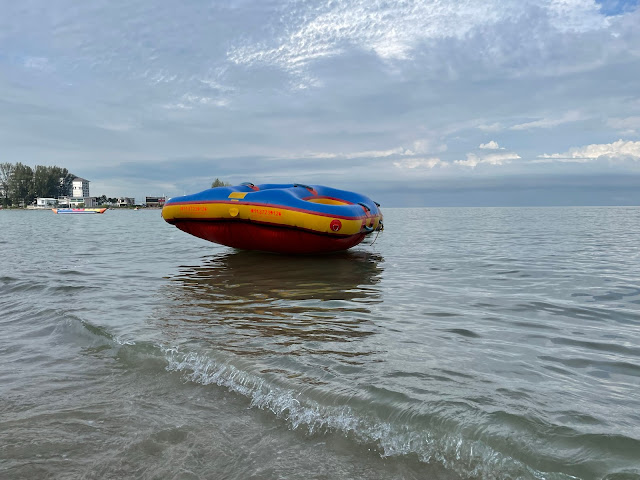 Pengalaman naik donut boat dekat Port Dickson