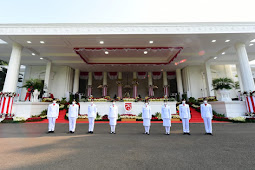 Tim Sabang Kibarkan Sang Merah Putih di Istana Merdeka Jakarta