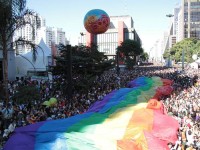 PARADA GAY TERÁ PROTESTOS CONTRA A BANCADA EVANGÉLICA E CONVITE AO PASTOR MARCO FELICIANO PARA PARTICIPAR DE FESTIVAL