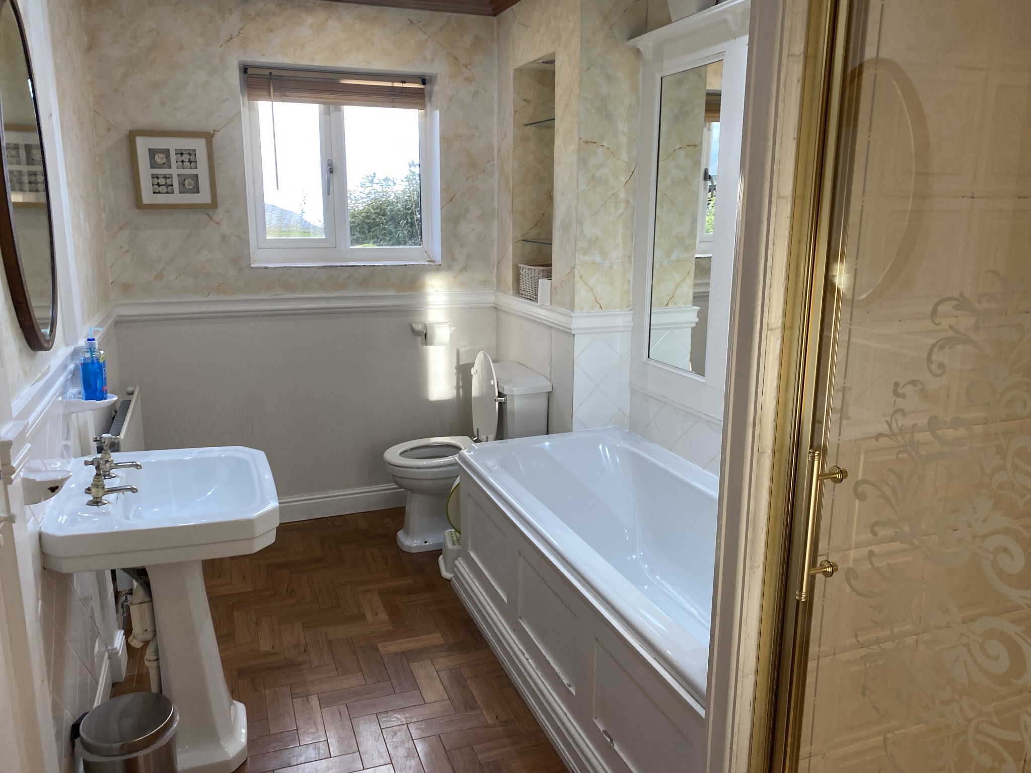 Snowdonia View Farmhouse - bathroom