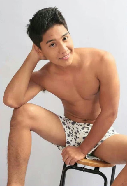 http://gayasiancollection.com/handsome-asian-boy-angelo-nabor/