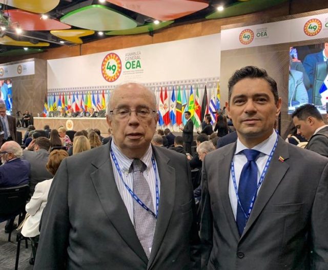 VENEZUELA:  Representante de Guaidó en la OEA fue reconocido en asamblea general en Medellín.