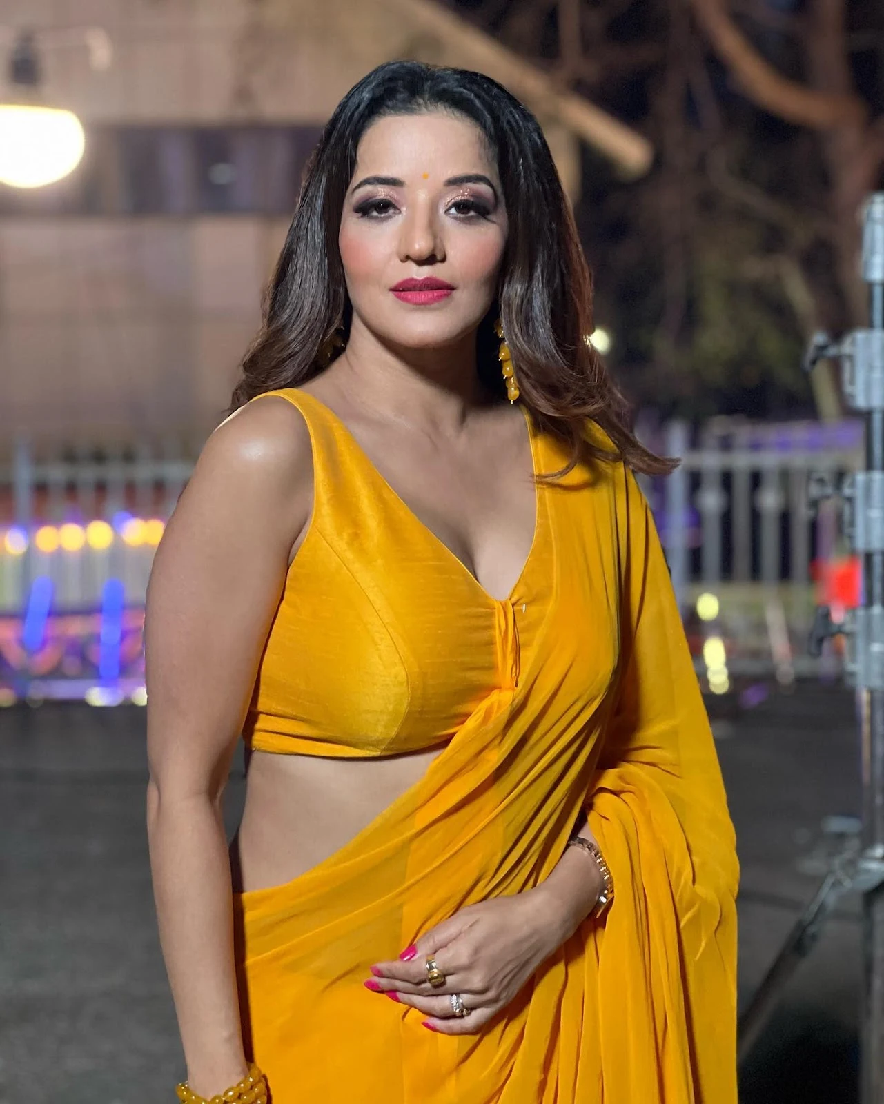 monalisa cleavage yellow saree hot curvy actress