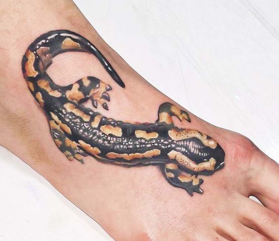 3D-Colourful-Salamander-Tattoo-on-Foot