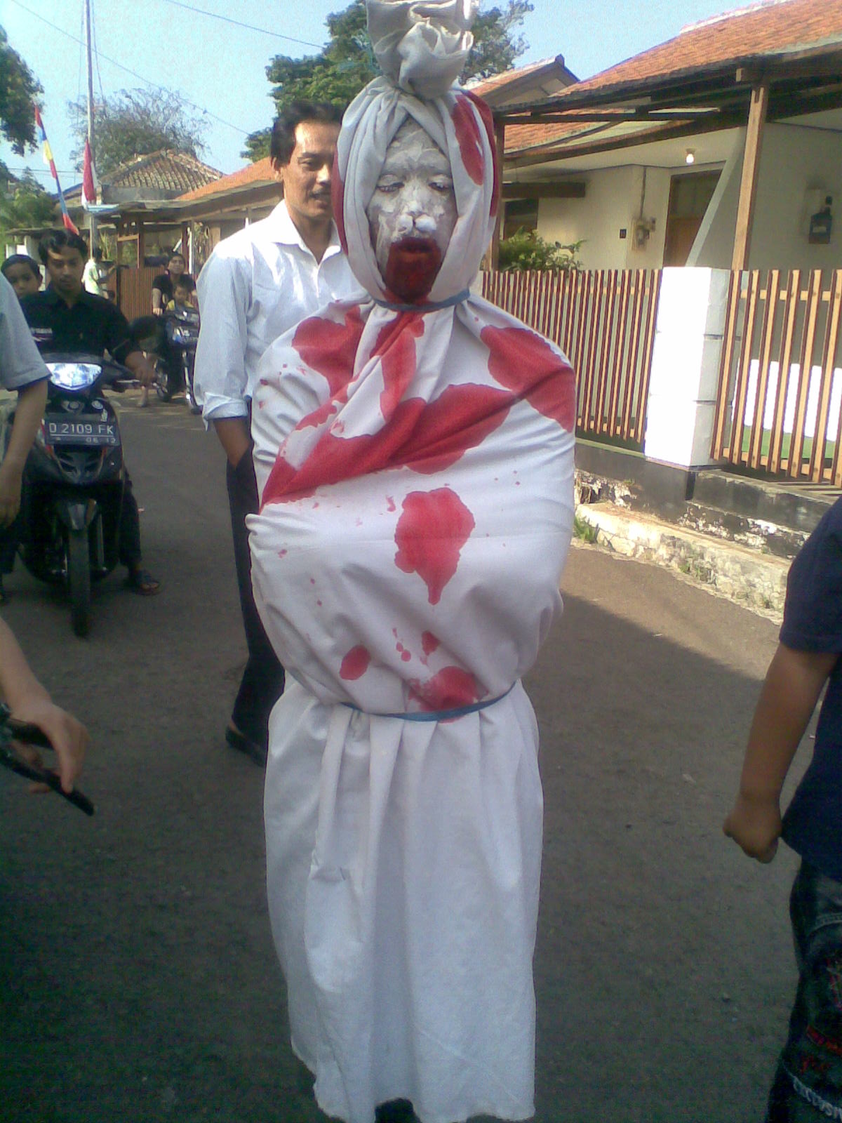 foto pocong  lucu  Blog Item