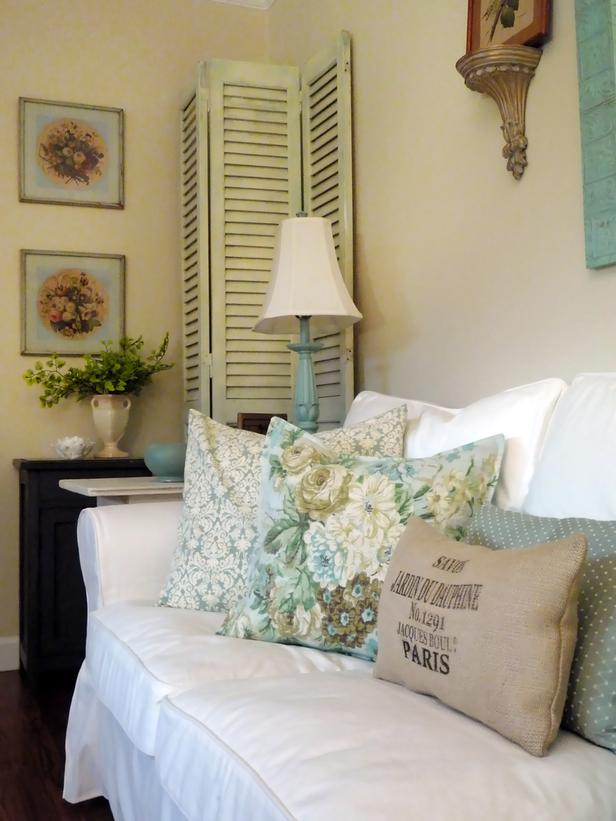 White Shabby Chic Living Room