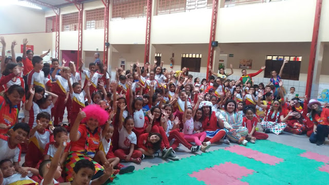 Alunos do Colégio Santa Joana D’Arc tiveram momento de brilhantismo e protagonismo no Dia do Circo