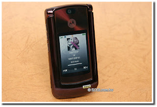 Motorola RAZR2 V9 pics.