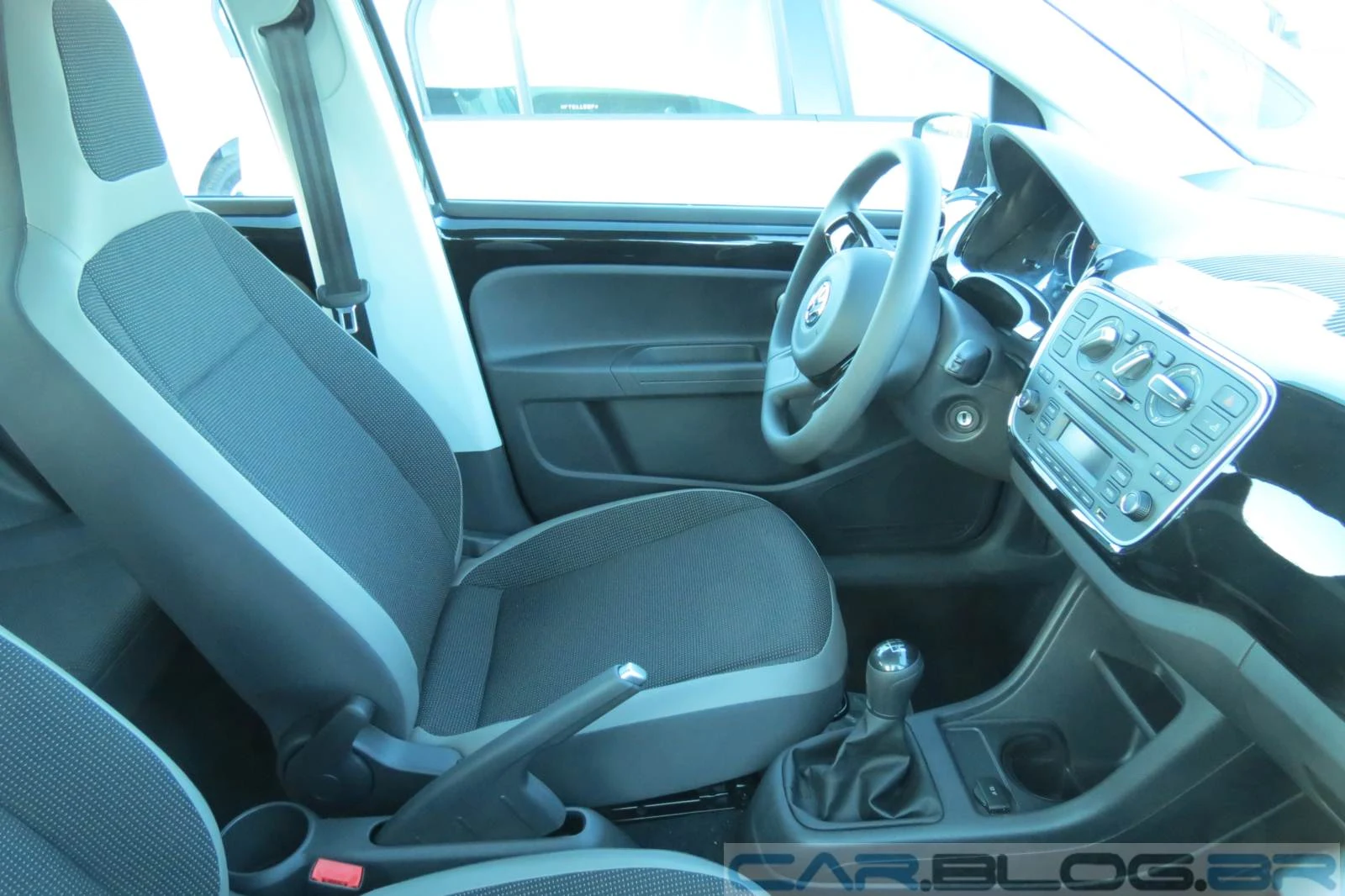 Volkswagen up! High-up! Preto - interior