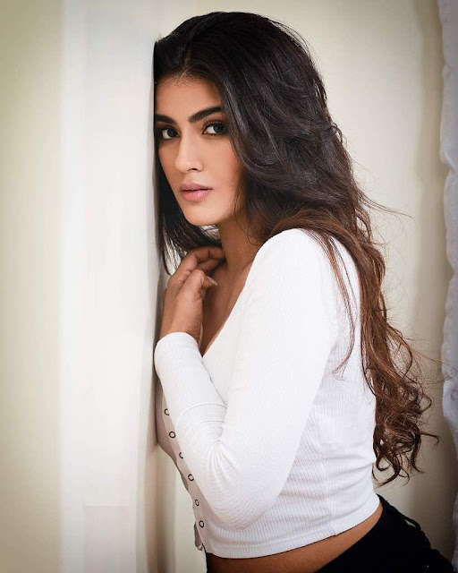 Actress Kavya Thapar