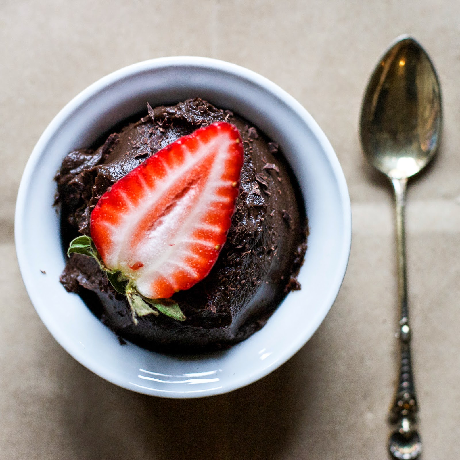 chocolate, mousse, pudding, avocado, chili, ginger, mint, healthy, vegan, gluten-free, easy, quick, holistic, nourishing