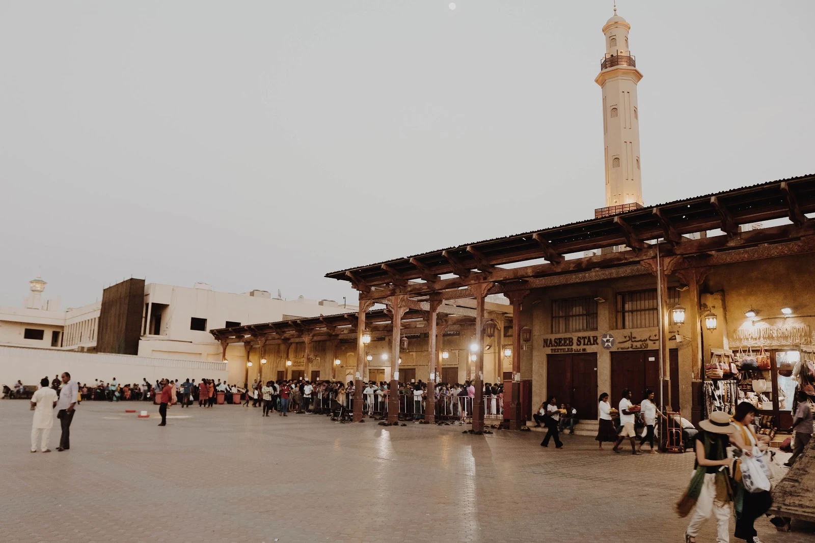 photo Dubai Creek side souq