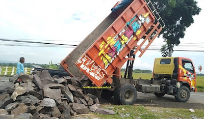 1 Dump Truck Berapa Kubik Batu Kali