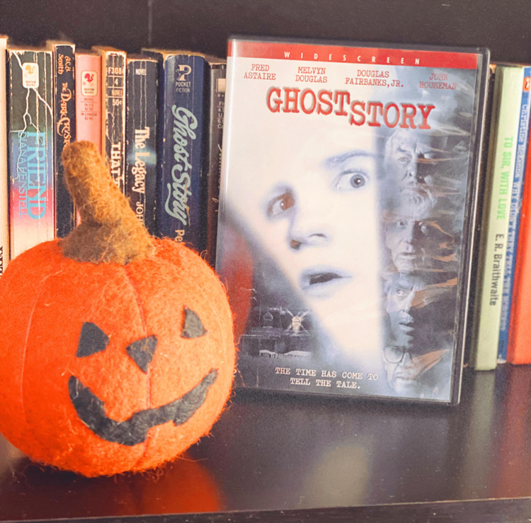 A Vintage Nerd, Classic Movie Blog, Horror Movie List, Horror Movie Recommendations, Ghost Story, Retro Lifestyle Blog