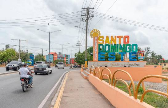 Vistosas y coloridas bienvenidas en demarcaciones del Gran Santo Domingo
