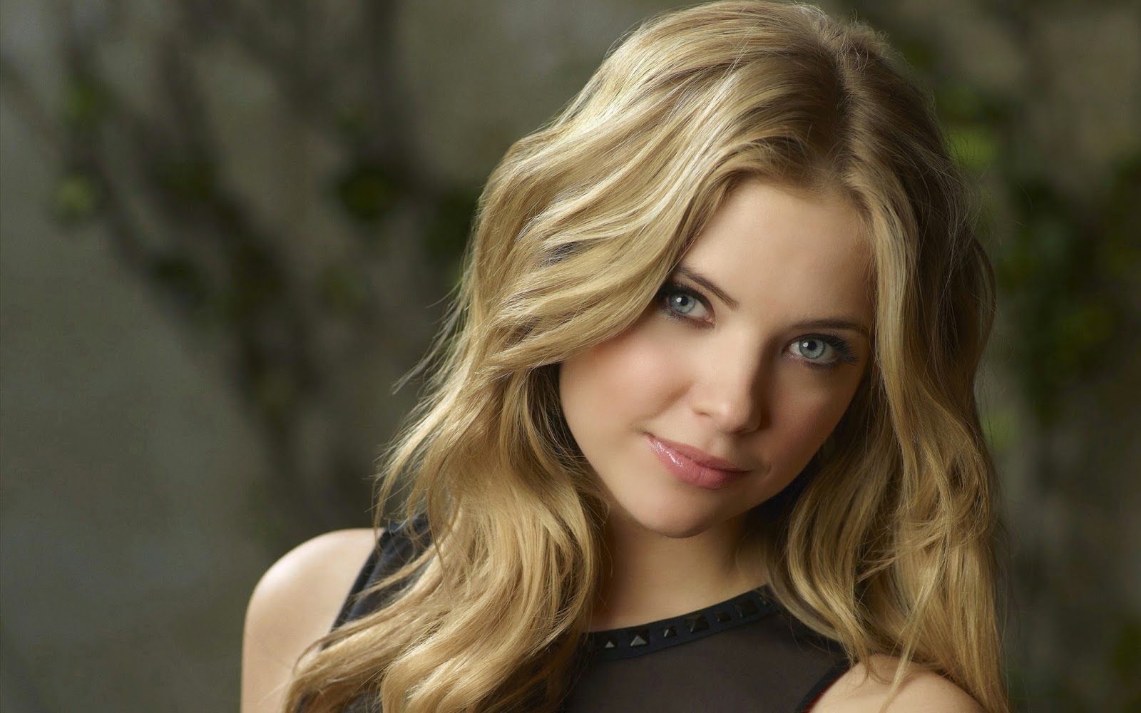 Ashley Benson Hyper Star Hd Wallpapers