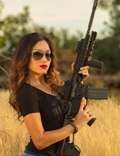 Sexy military girl • Women in the military • Army girl • Women with guns •  Hot armed girls • Tactical Babes 