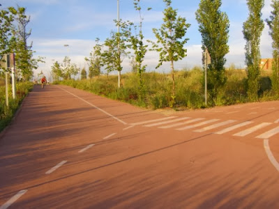 Cruce anillo verde ciclista y carril bici de Colmenar en Montecarmelo