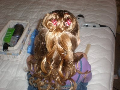 soft curl hairstyles. soft-curly-hairstyle-for-girls. First, part your headband.