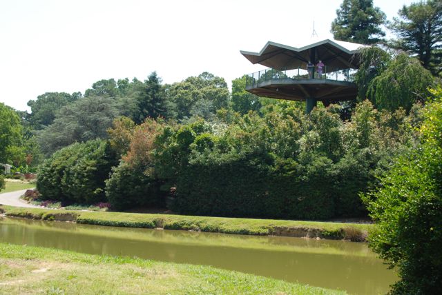 Now back to a few last views of the garden: The eagle tower at the center of everything by the canal, which you can also tour by boat.