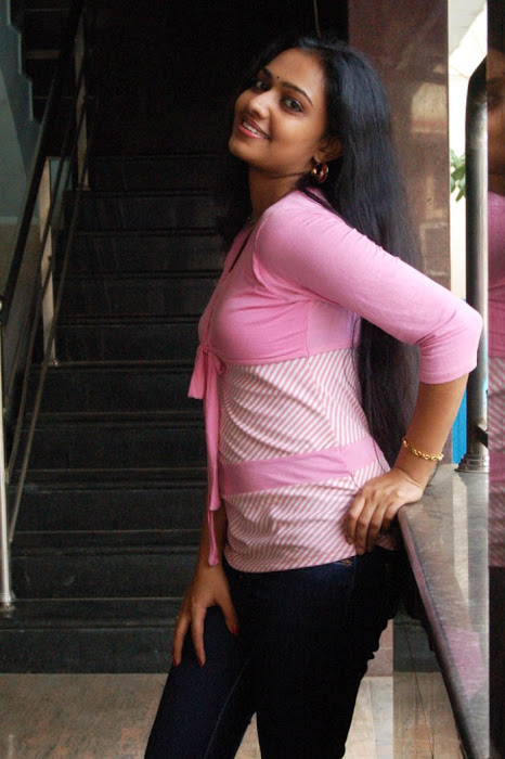 divya padmini glamour  images
