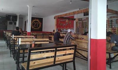 Tempat Cangkruk Enak di Kedai Jun Coffee 27, Benowo