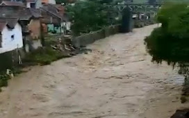 Banjir Terjang 13 Kecamatan di Garut, 15 Rumah Hilang, 1 Orang Tewas 