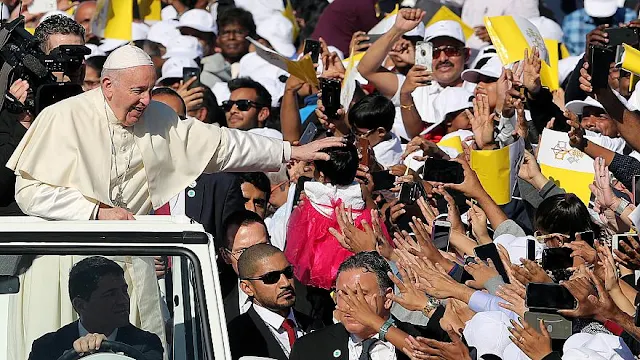 Ιστορική επίσκεψη του Πάπα Φραγκίσκου στα Ηνωμένα Αραβικά Εμιράτα (βίντεο)