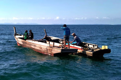 Berdasarkan Laporan Keluarga, Tim SAR Berhasil Evakuasi Nelayan Hanyut di Laut Lingga