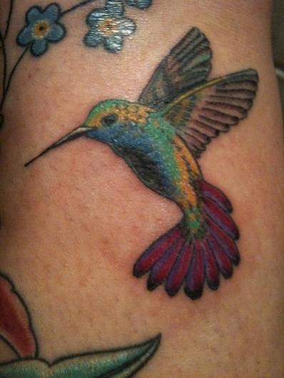 Humming Birds Tattoo Designs for Women, Women Back with Humming Bird Tattoo, Humming Bird Symbol Tattoo Designs, Birds Symbol Humming Feather Tattoos, Women, Birds,