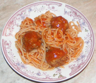 spaghete, chiftele, chiftelute, spaghete cu chiftele marinate, spaghete cu chiftele si sos, retete culinare, retete de mancare, retete cu paste, preparate din paste, paste cu sos, spaghete cu sos, chiftele cu sos si spaghete, chiftelute marinate, food, 