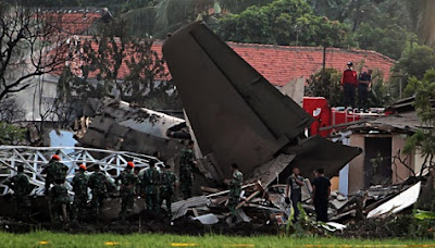 Pilot Fokker F-27 Pemain Golf