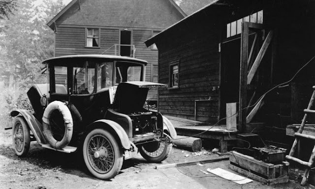 A Detroit electric automobile charging in 1919