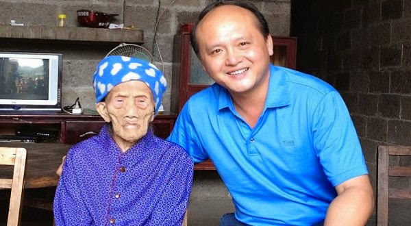 http://www.agenresmijmoa.com/2014/10/nenek-127-tahun-jadi-orang-tertua-di.html