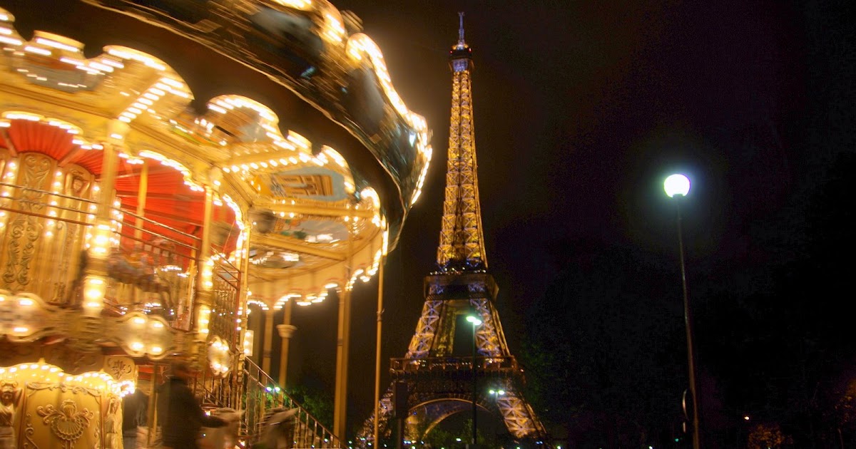 ParisDailyPhoto: Merry-go-round by the Eiffel Tower