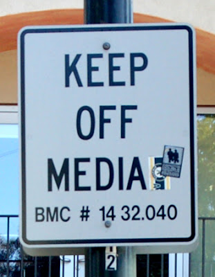 Keep Off Median/Media sign