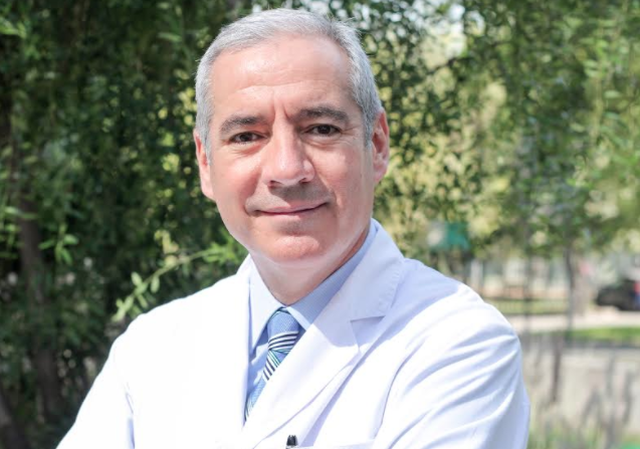 Dr. Claudio Thomas